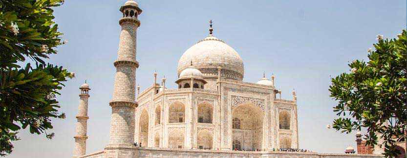 Same day agra tour by train Gatimaan express from delhi